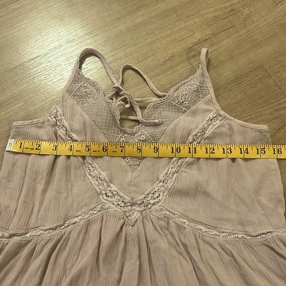 American Eagle Trimmed Cami Top - light mauve - Picture 7 of 8
